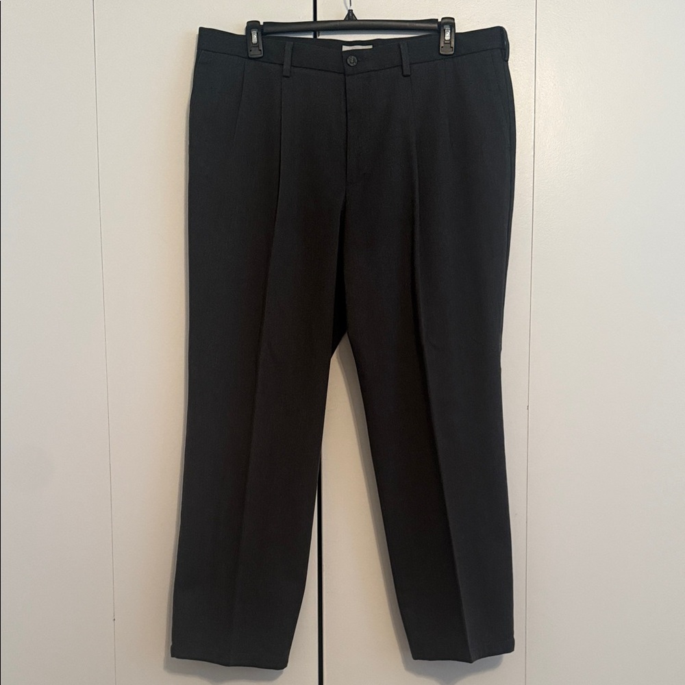 Dockers Men's Charcoal Dress Pants